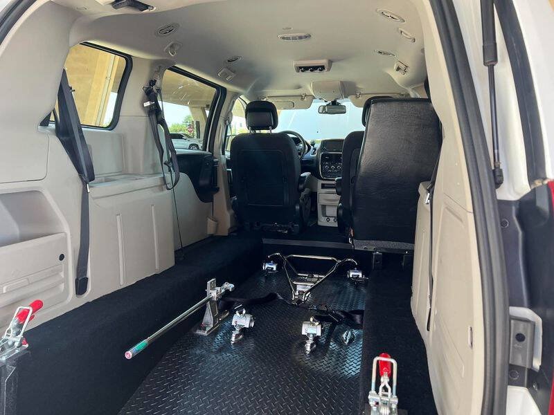 Used 2020 Dodge Grand Caravan SE w/ UConnect Hands-Free Group FWD image 43