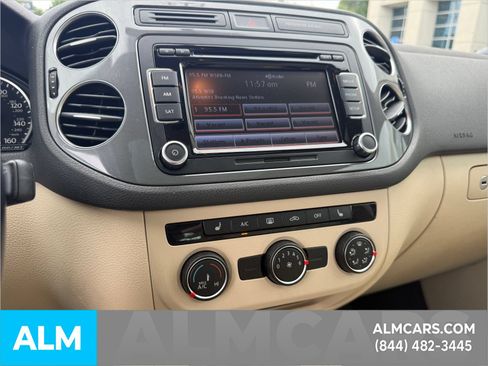 Used 2015 Volkswagen Tiguan SE FWD image 14