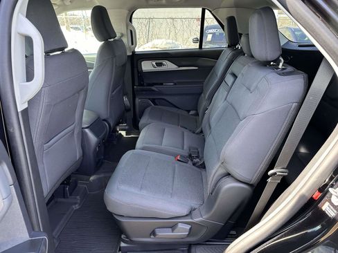 Used 2025 Ford Explorer Active image 13