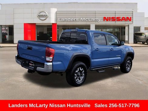 Used 2019 Toyota Tacoma TRD Off-Road image 3