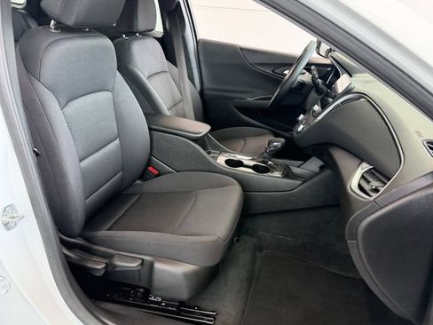 Used 2024 Chevrolet Malibu RS FWD image 19