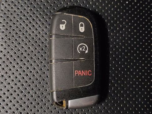 Used 2021 Jeep Cherokee Latitude Lux image 32