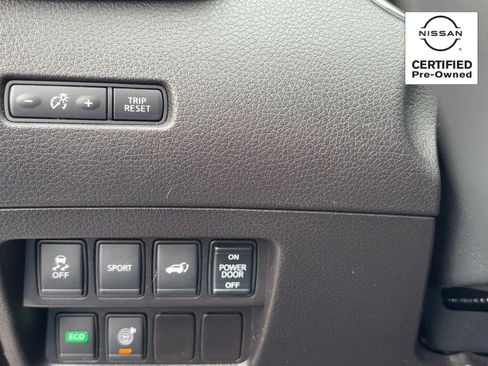 Used 2016 Nissan Rogue SL w/ SL Premium Package image 29