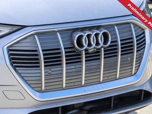 Used 2019 Audi e-tron Prestige w/ Prestige Package AWD/4WD image 5