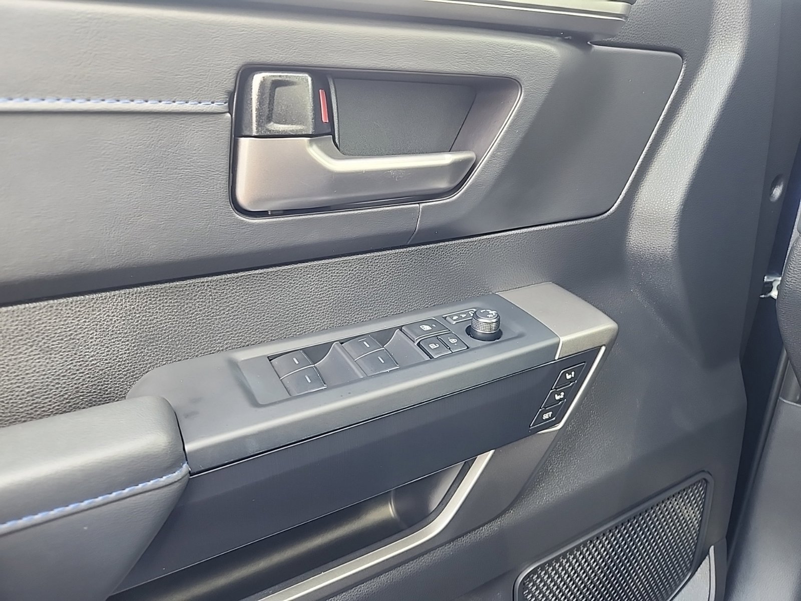 Used 2026 Toyota Sequoia Platinum AWD/4WD image 30