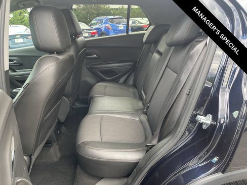 Used 2022 Chevrolet Trax LT w/ Driver Confidence Package AWD/4WD image 15