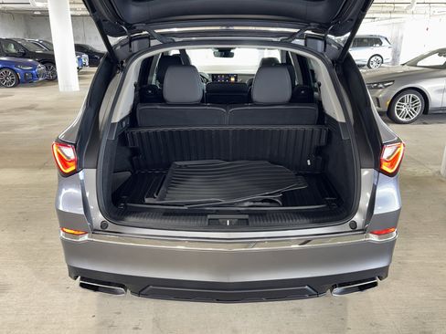 Used 2023 Acura MDX SH-AWD image 13