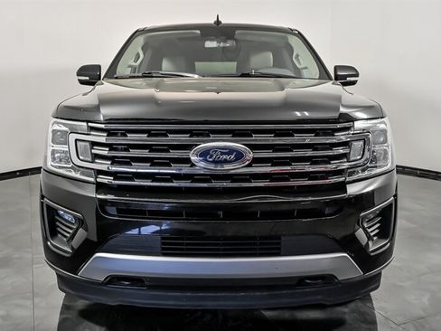 Used 2018 Ford Expedition Max XLT w/ Equipment Group 202A AWD/4WD image 4
