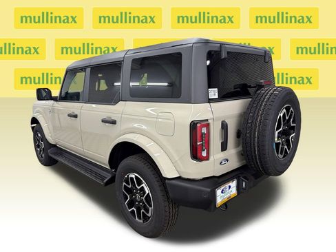 New 2026 Ford Bronco Outer Banks image 9
