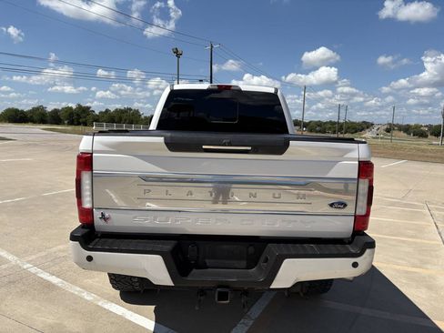 Used 2017 Ford F250 Platinum w/ FX4 Off-Road Package AWD/4WD image 11