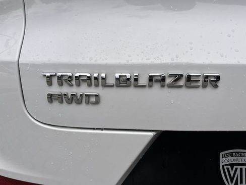 Used 2022 Chevrolet TrailBlazer LT w/ Convenience Package AWD/4WD image 38