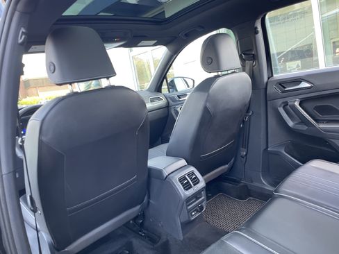Certified 2024 Volkswagen Tiguan SE R-Line AWD/4WD image 8
