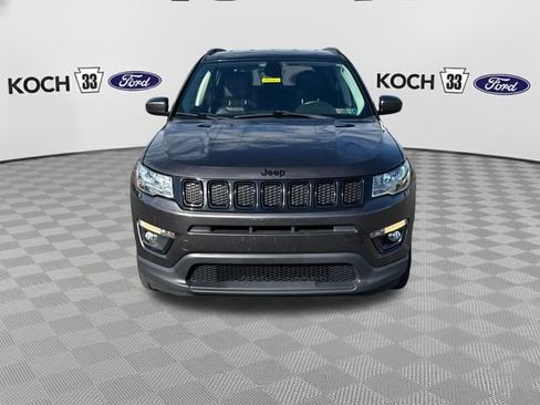 Used 2018 Jeep Compass Latitude w/ Popular Equipment Group AWD/4WD image 2