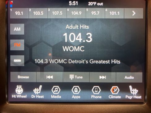 Used 2020 Jeep Cherokee Trailhawk w/ Cold Weather Group image 18