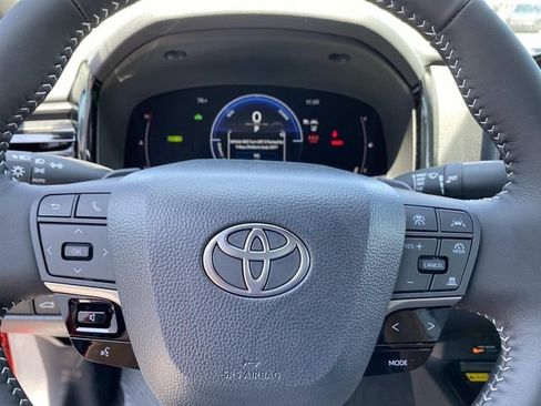 New 2026 Toyota Camry Hybrid AWD/4WD image 11