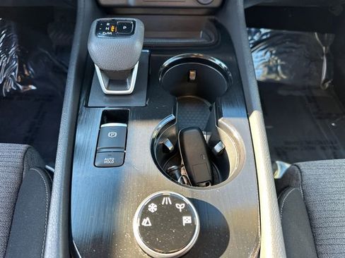 Used 2023 Nissan Rogue SV image 25