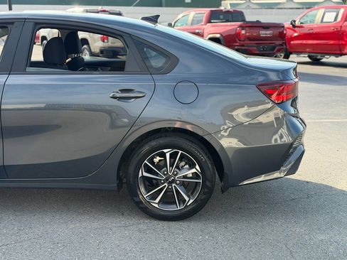 Used 2022 Kia Forte LXS w/ LXS Technology Package FWD image 12