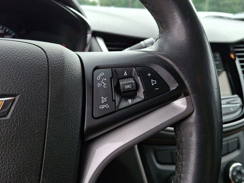 Used 2019 Chevrolet Trax LT w/ LT Convenience Package AWD/4WD image 21
