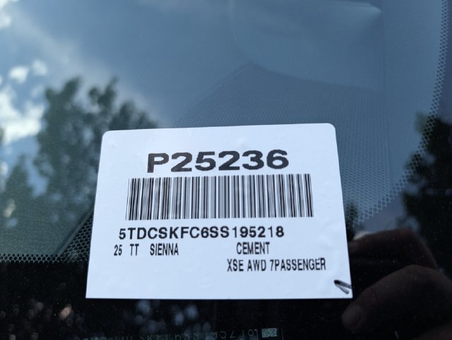 Certified 2025 Toyota Sienna XSE w/ XSE Premium Package AWD/4WD image 37