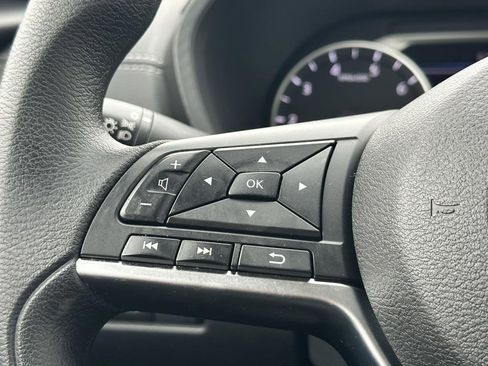 Used 2025 Nissan Sentra SV image 13