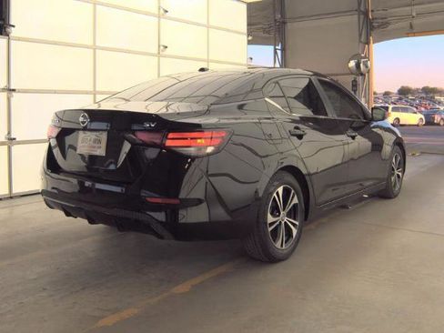 Used 2021 Nissan Sentra SV image 3