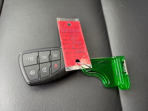 Used 2024 Chevrolet Tahoe Z71 w/ Luxury Package image 33