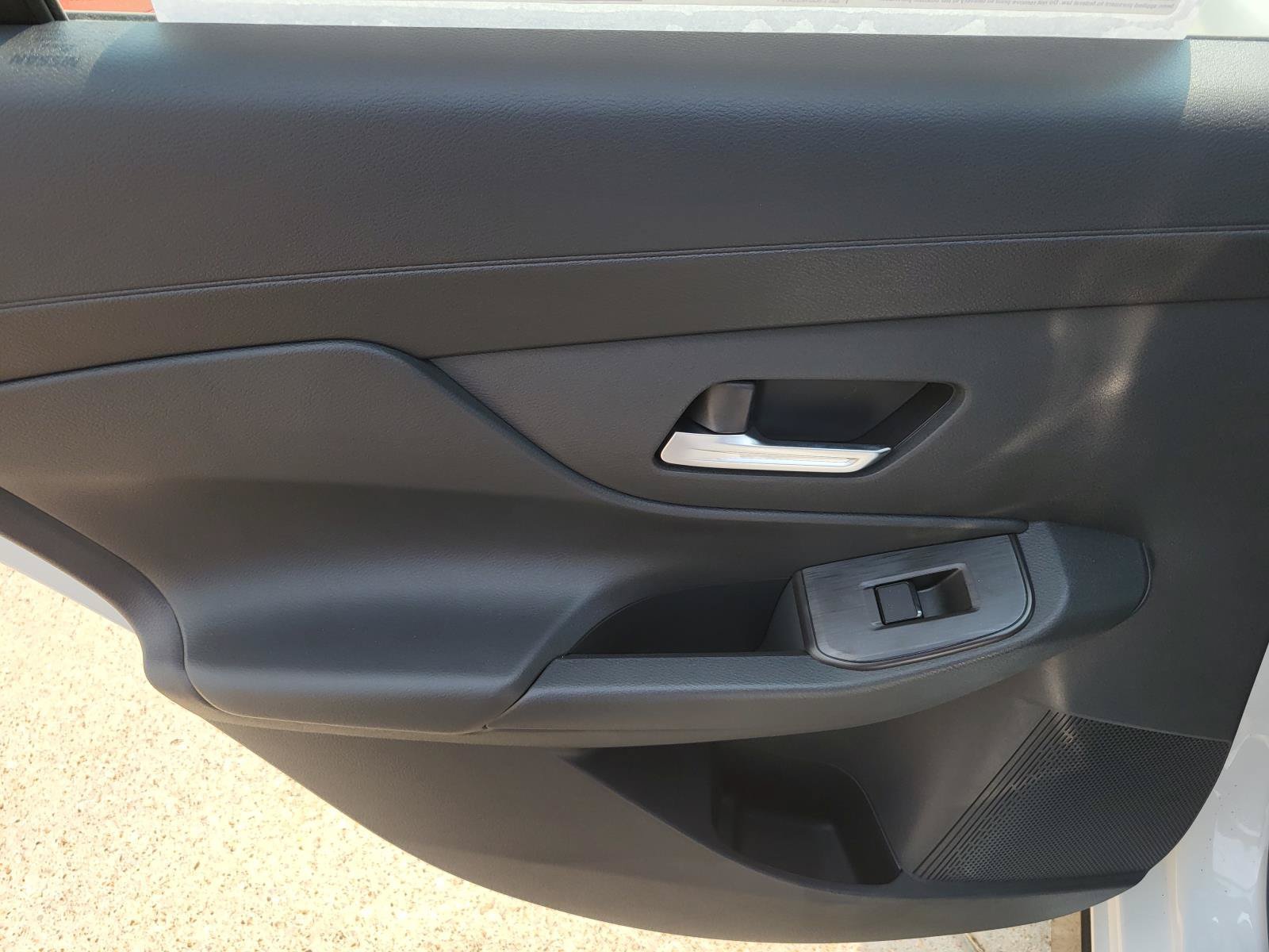 New 2027 Nissan Sentra SR w/ Floor Mat Package FWD image 11