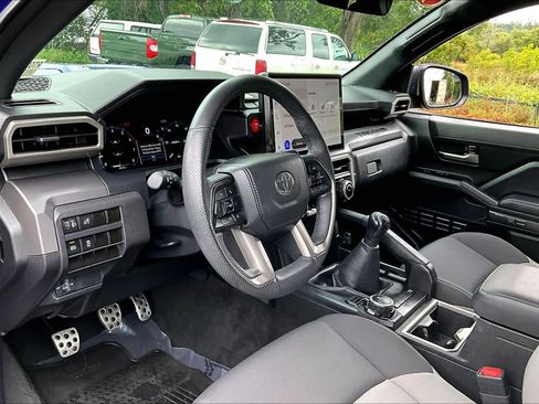 Used 2024 Toyota Tacoma TRD Sport image 17