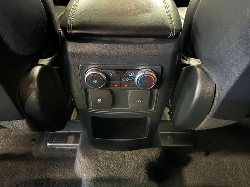Used 2020 Ford Explorer XLT w/ Equipment Group 202A AWD/4WD image 37