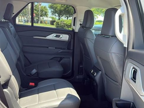New 2026 Ford Explorer Active w/ Active Comfort Package AWD/4WD image 13