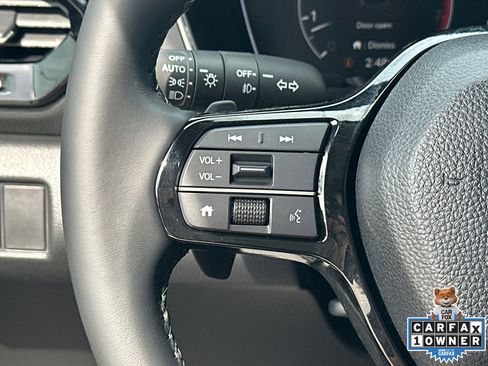 Used 2025 Honda Pilot Touring image 25