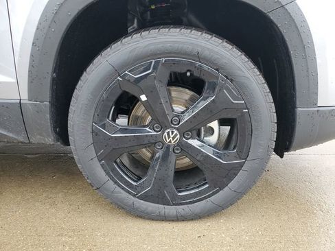 New 2026 Volkswagen Taos SEL image 5