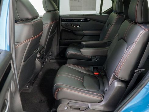 Certified 2025 Honda Pilot TrailSport image 46