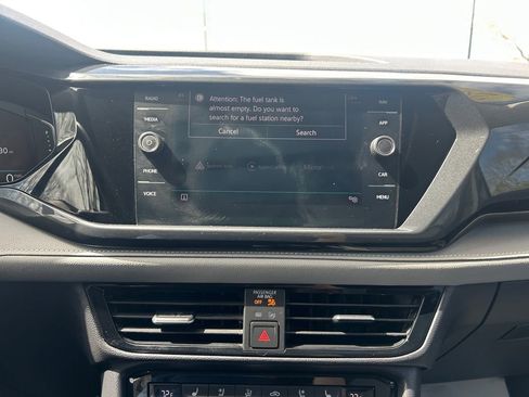 Used 2022 Volkswagen Taos SEL w/ Panoramic Sunroof Package image 21