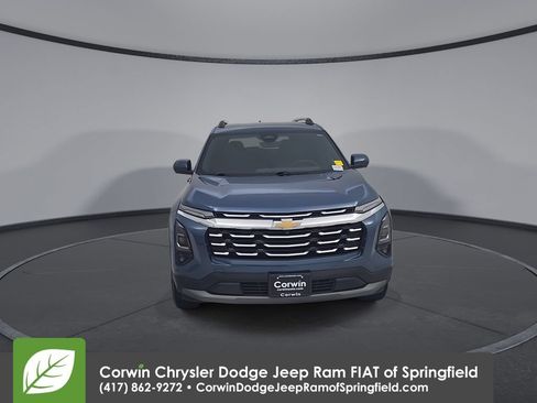 Used 2025 Chevrolet Equinox LT w/ Convenience Package II FWD image 5