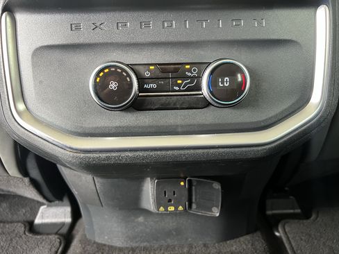 Used 2025 Ford Expedition Max Active AWD/4WD image 49