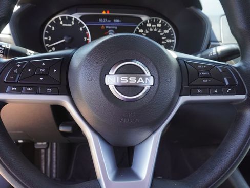 Certified 2025 Nissan Altima 2.5 SV FWD image 17