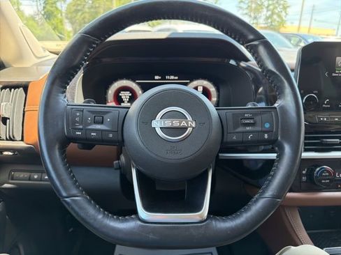Used 2022 Nissan Pathfinder Platinum w/ Lighting Package (N92) FWD image 22