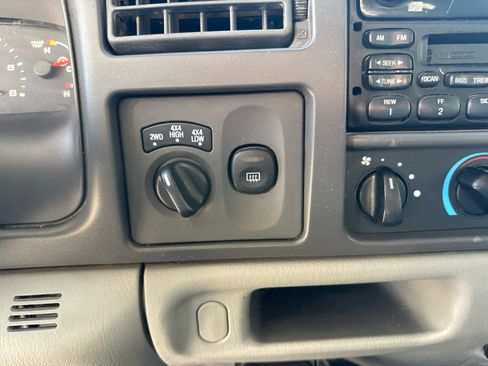 Used 2002 Ford Excursion XLT image 18