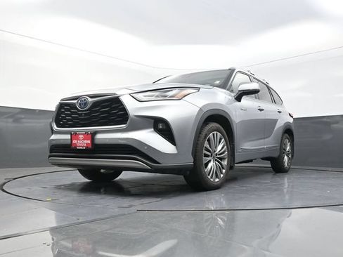Used 2021 Toyota Highlander Platinum AWD/4WD image 33