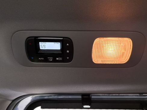 Used 2023 Honda Odyssey Elite image 29