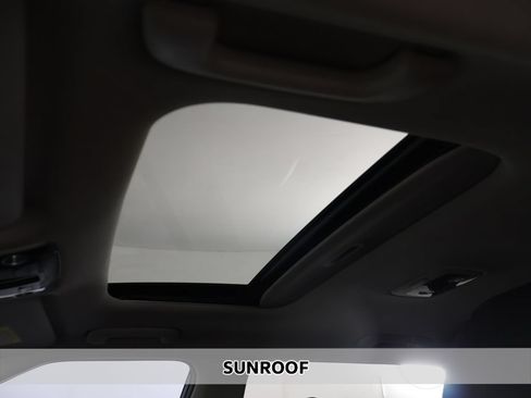 Used 2024 Kia Seltos SX w/ SX Sunroof Package AWD/4WD image 3
