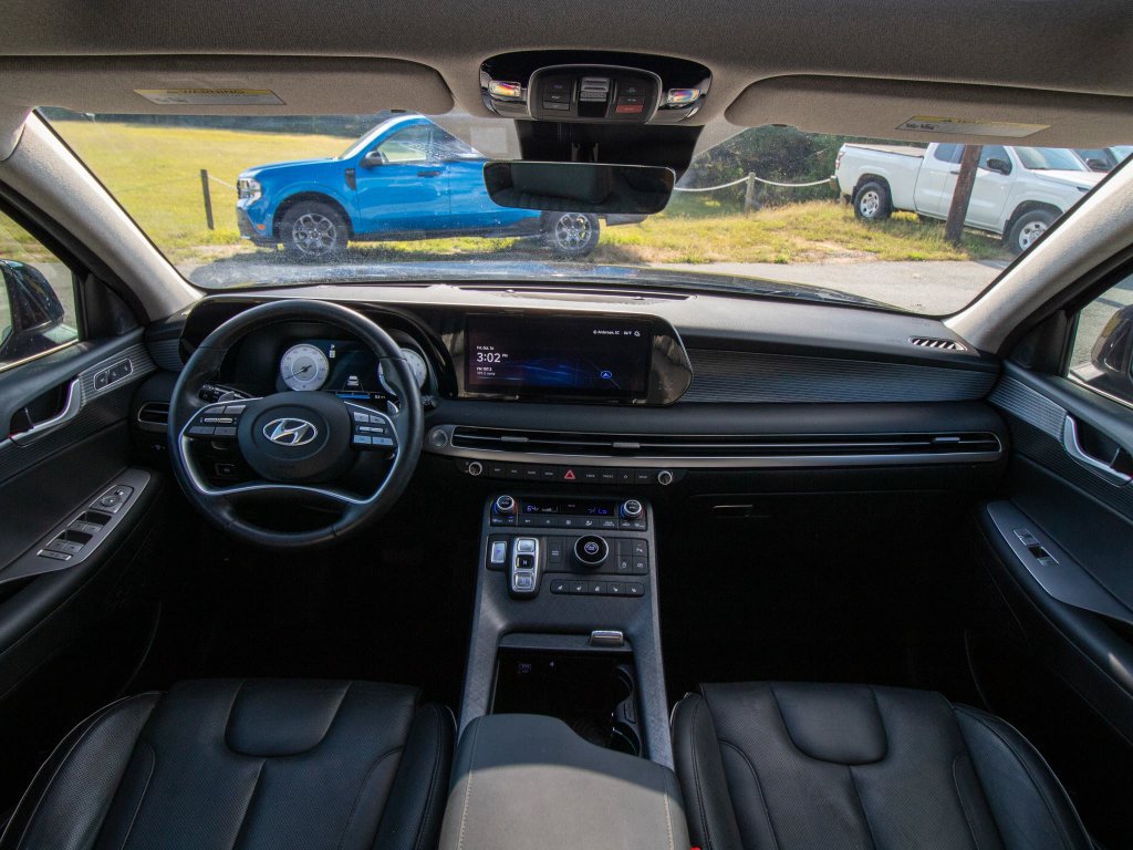 Certified 2024 Hyundai Palisade Limited FWD image 22