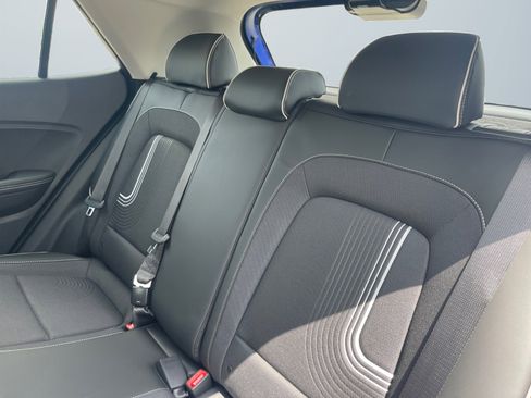 New 2025 Hyundai Venue Limited image 14