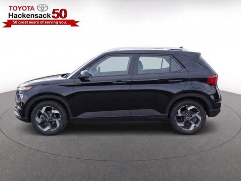 Used 2025 Hyundai Venue SEL FWD image 6