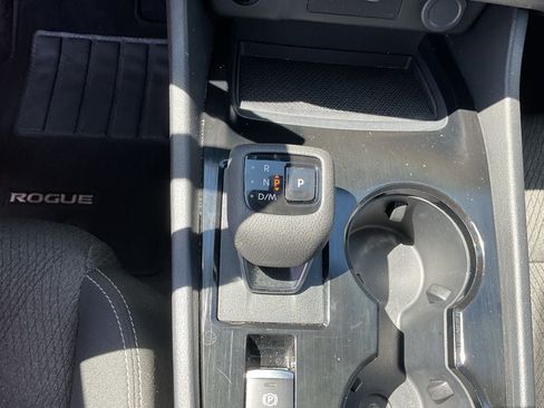 Used 2025 Nissan Rogue SV FWD image 22