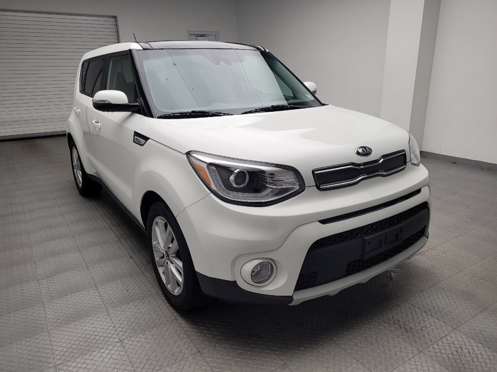 Used 2019 Kia Soul + w/ Primo Package FWD image 13
