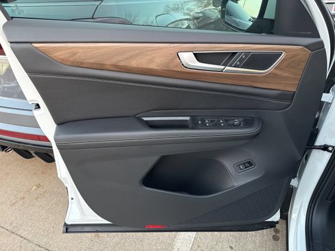 New 2026 Volkswagen Atlas SE FWD image 10