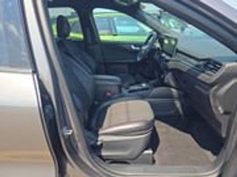 Used 2024 Ford Escape ST-Line w/ Tech Pack #1 AWD/4WD image 9