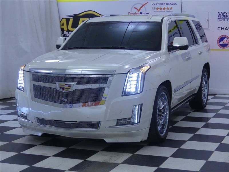 Used 2015 Cadillac Escalade Platinum AWD/4WD image 7